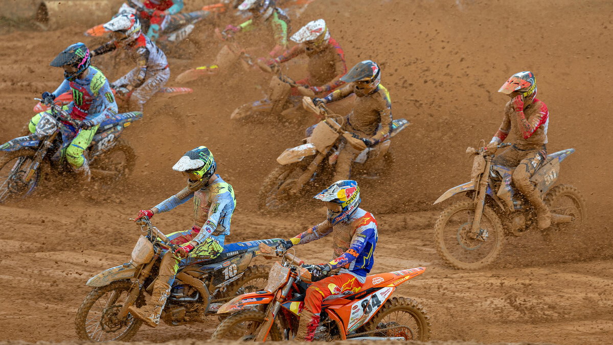 MXGP race start, 2024 MXGP of Portugal. - Ray Archer/KTM